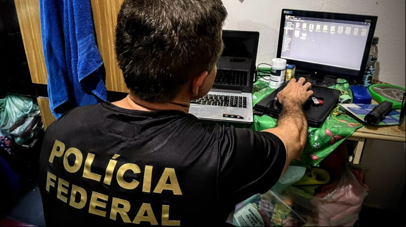 Operação da PF prendeu mulher suspeita de abusar sexualmente de crianças, registrar os crimes e comercializar as mídias na Dark Web. Imagem meramente ilustrativa