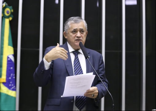 JosÃ© GuimarÃ£es Ã© um dos prÃ©-candidatos do PT ao Senado em 2026